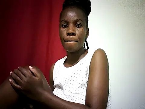 Snapshot of Pierra77 chatting on May 2026 07:50:02 AM Pierra77 online show from May 2026 07:50:02 AM