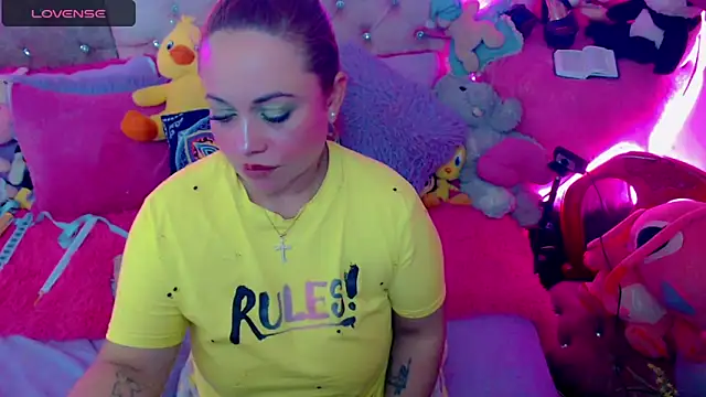 Snapshot of martina_bk chatting on March 2025 04:02:02 AM martina bk online show from March 2025 04:02:02 AM