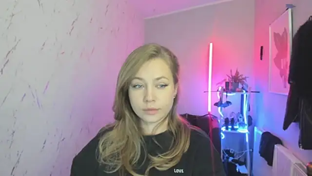 holly xglam online show from November 2025 08:11:01 PM