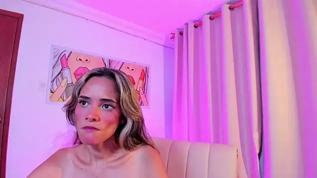 Snapshot of SkiinnyAna chatting on October 2025 07:29:02 PM SkiinnyAna online show from October 2025 07:29:02 PM