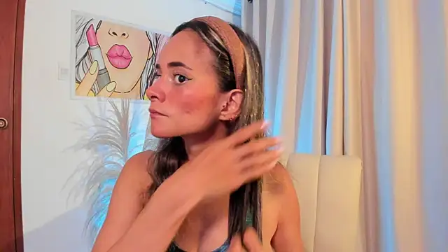 Snapshot of SkiinnyAna chatting on November 2025 07:38:01 PM SkiinnyAna online show from November 2025 07:38:01 PM