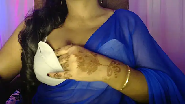 Prita07 online show from October 2025 01:44:01 PM