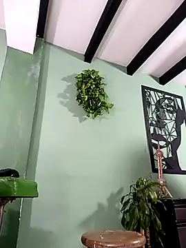 thirstymoonxx online show from February 2026 05:03:02 AM