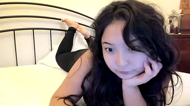 cutie mio online show from October 2025 01:42:01 PM
