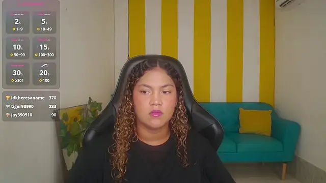 Cristal War online show from November 2025 11:04:02 PM