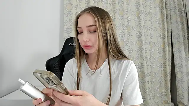 Snapshot of Sweet-bb chatting on September 2025 09:04:01 PM Sweet-bb online show from September 2025 09:04:01 PM