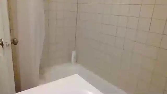 Snapshot of AllLeggs chatting on December 2024 05:09:02 AM AllLeggs online show from December 2024 05:09:02 AM