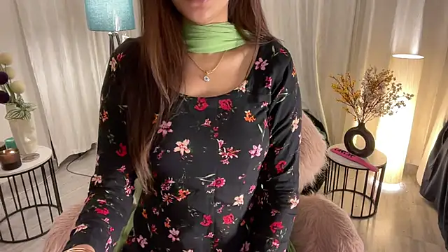 Unique-Beauty online show from December 2024 01:18:02 PM