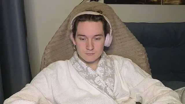 MoreRealAlex online show from May 2026 01:14:01 AM