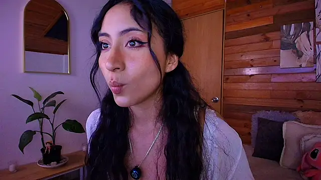 amber curly online show from June 2026 08:43:02 PM