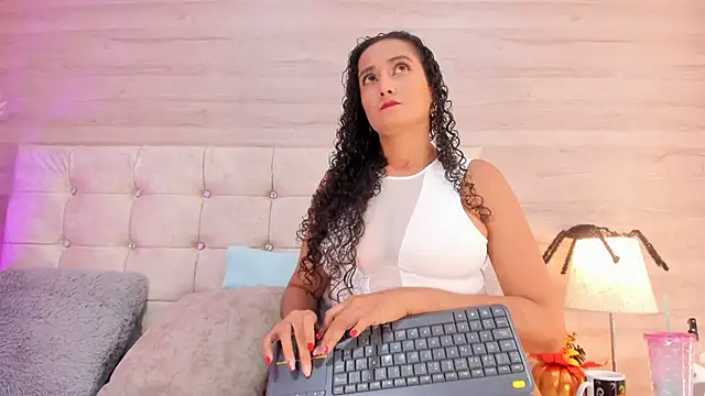 Snapshot of Holyjacky_ chatting on October 2025 12:00:02 PM Holyjacky online show from October 2025 12:00:02 PM