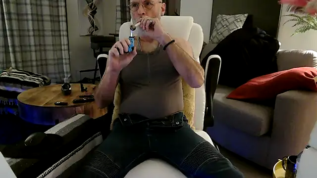 Snapshot of Towndude123 chatting on March 2025 01:42:02 AM Towndude123 online show from March 2025 01:42:02 AM