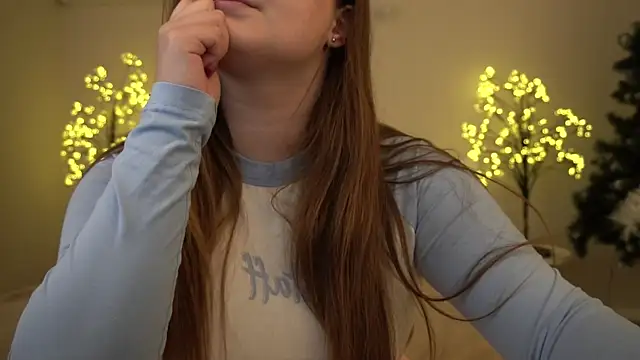 MagicPeachh  online show from January 2025 01:36:01 PM