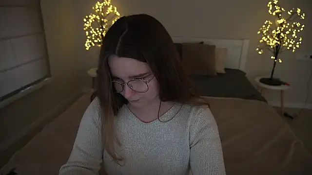 MagicPeachh  online show from September 2025 01:03:01 PM