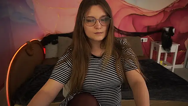 MagicPeachh  online show from October 2025 01:46:02 PM