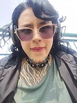 taaylor33 online show from February 2026 08:04:01 PM