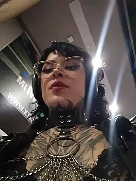 taaylor33 online show from May 2026 12:40:02 AM