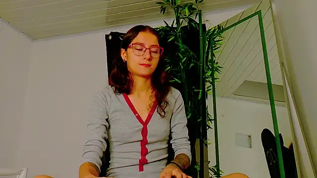 Snapshot of scarlet-jonesx chatting on November 2025 12:09:01 AM scarlet-jonesx online show from November 2025 12:09:01 AM