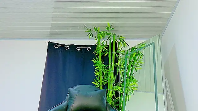 Snapshot of scarlet-jonesx chatting on November 2025 08:55:01 PM scarlet-jonesx online show from November 2025 08:55:01 PM