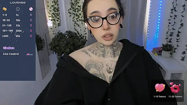 Snapshot of Dixi_Pixi_ chatting on May 2026 05:35:02 AM Dixi Pixi online show from May 2026 05:35:02 AM
