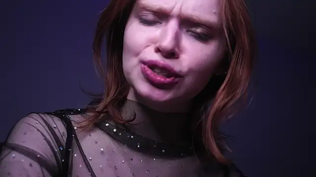 Snapshot of ginger_hugs chatting on December 2024 04:22:02 AM ginger hugs online show from December 2024 04:22:02 AM