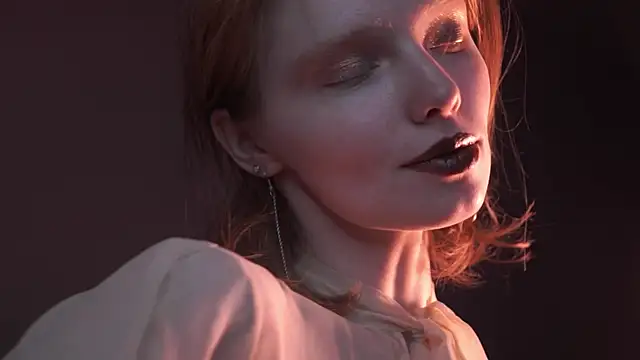 ginger hugs online show from October 2025 10:14:02 PM