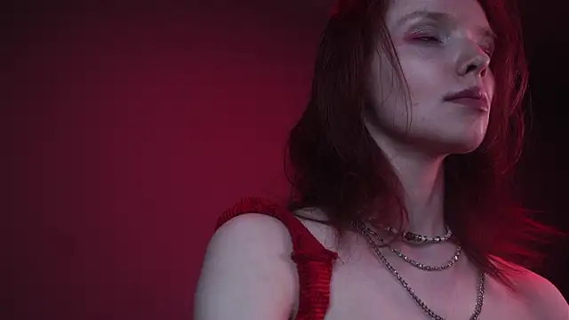 Snapshot of ginger_hugs chatting on June 2026 10:01:02 PM ginger hugs online show from June 2026 10:01:02 PM