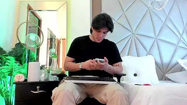 Snapshot of Karimferrer chatting on January 2025 08:41:02 AM Karimferrer online show from January 2025 08:41:02 AM