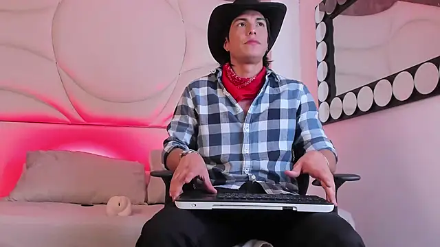 Snapshot of Karimferrer chatting on September 2025 10:01:02 PM Karimferrer online show from September 2025 10:01:02 PM