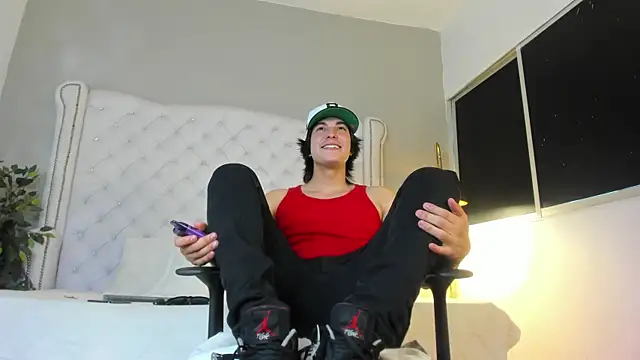 Snapshot of Karimferrer chatting on October 2025 08:00:02 PM Karimferrer online show from October 2025 08:00:02 PM