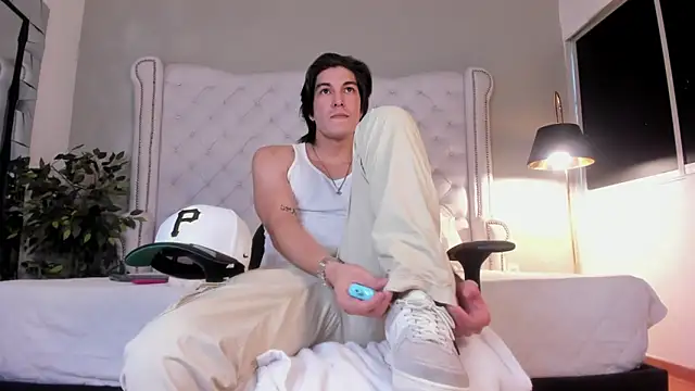 Snapshot of Karimferrer chatting on October 2025 07:47:02 PM Karimferrer online show from October 2025 07:47:02 PM