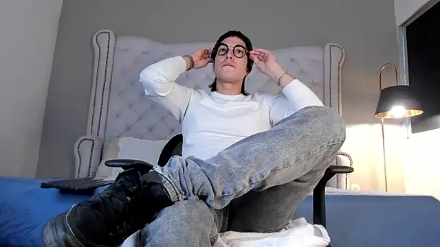 Snapshot of Karimferrer chatting on November 2025 07:36:02 PM Karimferrer online show from November 2025 07:36:02 PM