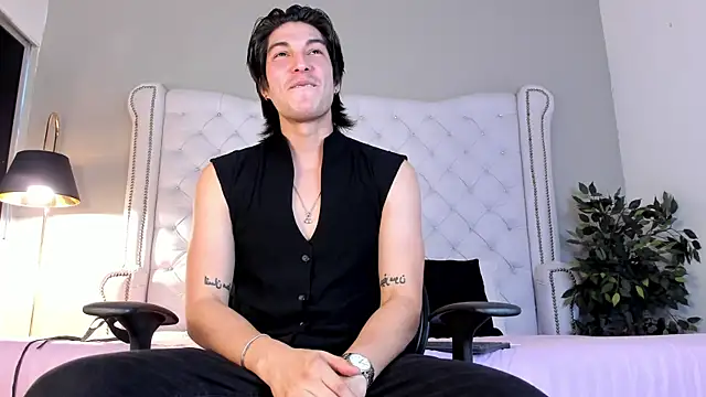 Snapshot of Karimferrer chatting on November 2025 07:47:01 PM Karimferrer online show from November 2025 07:47:01 PM