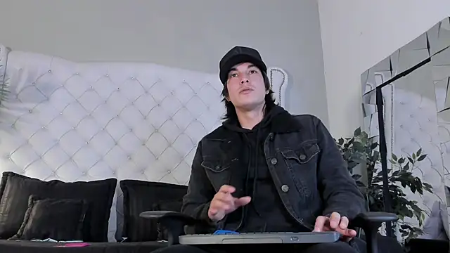 Snapshot of Karimferrer chatting on November 2025 09:06:01 PM Karimferrer online show from November 2025 09:06:01 PM