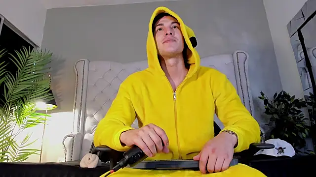 Snapshot of Karimferrer chatting on November 2025 08:56:01 PM Karimferrer online show from November 2025 08:56:01 PM