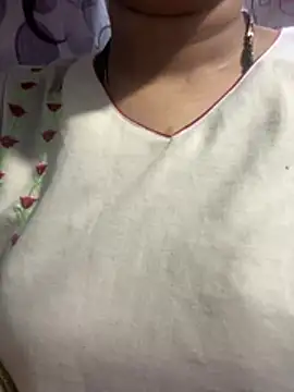Snapshot of Spicy_sari_girl chatting on May 2026 01:58:02 AM Spicy sari girl online show from May 2026 01:58:02 AM