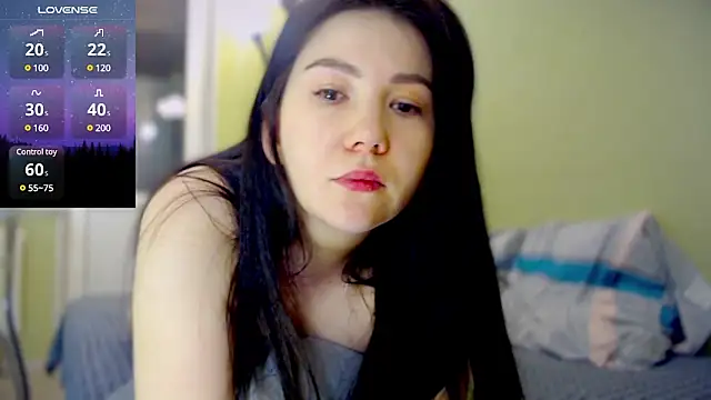 Snapshot of AlexaCruze chatting on January 2025 12:43:02 AM AlexaCruze online show from January 2025 12:43:02 AM