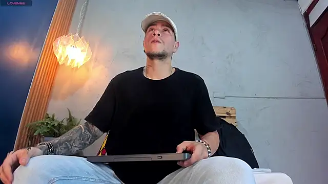 Snapshot of french_sexx chatting on January 2025 01:23:01 AM french sexx online show from January 2025 01:23:01 AM