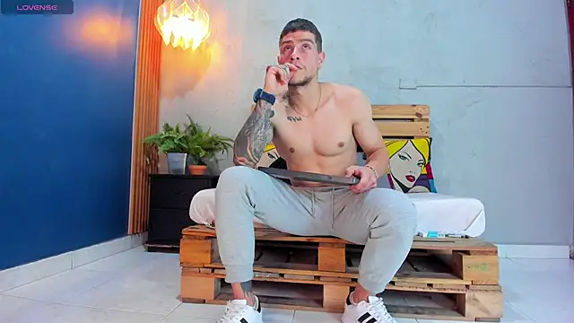 Snapshot of french_sexx chatting on January 2025 01:19:01 AM french sexx online show from January 2025 01:19:01 AM