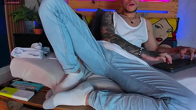 Snapshot of french_sexx chatting on January 2025 05:05:01 AM french sexx online show from January 2025 05:05:01 AM