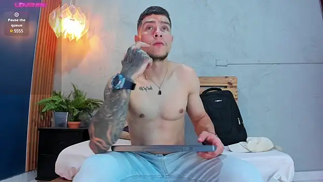 Snapshot of french_sexx chatting on January 2025 01:20:02 AM french sexx online show from January 2025 01:20:02 AM