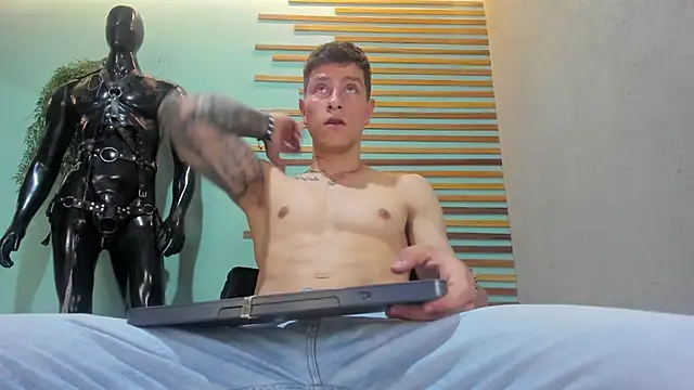 Snapshot of french_sexx chatting on March 2025 07:32:02 PM french sexx online show from March 2025 07:32:02 PM