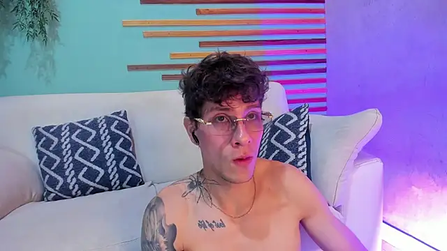 Snapshot of french_sexx chatting on November 2025 08:00:01 PM french sexx online show from November 2025 08:00:01 PM