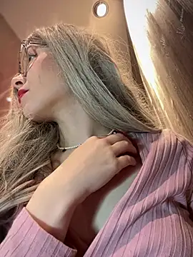 Snapshot of Times__Square chatting on December 2024 05:13:01 AM Times Square online show from December 2024 05:13:01 AM