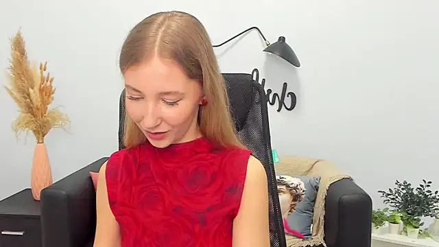 LolaWilsons online show from February 2025 12:26:02 PM