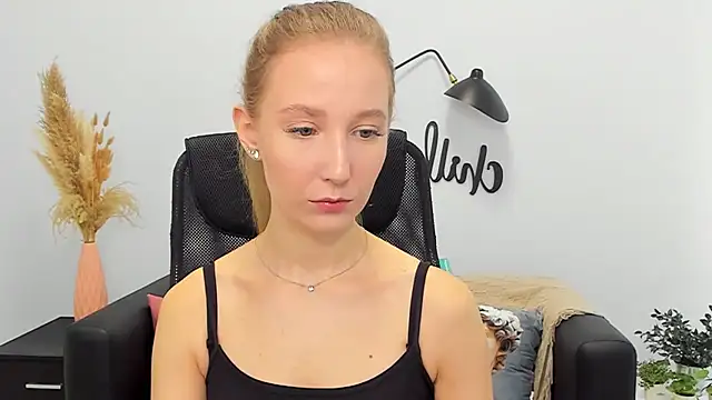 LolaWilsons online show from March 2025 06:16:02 AM