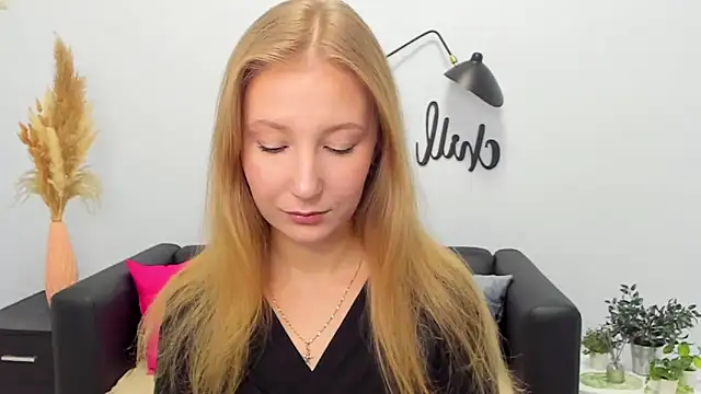 LolaWilsons online show from December 2025 07:12:01 AM