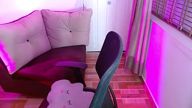 Snapshot of milfrousse chatting on March 2025 10:09:01 AM milfrousse online show from March 2025 10:09:01 AM