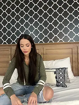 Snapshot of Amber_Rush_ chatting on February 2025 10:47:02 PM Amber Rush  online show from February 2025 10:47:02 PM