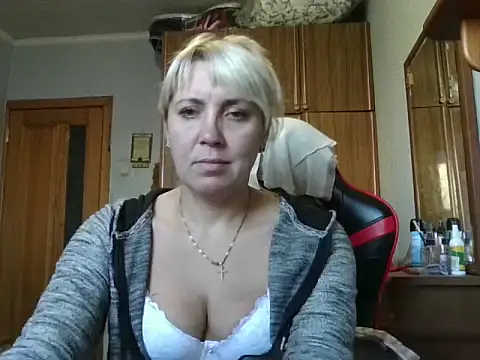 IrinaB1 online show from October 2025 04:56:01 AM